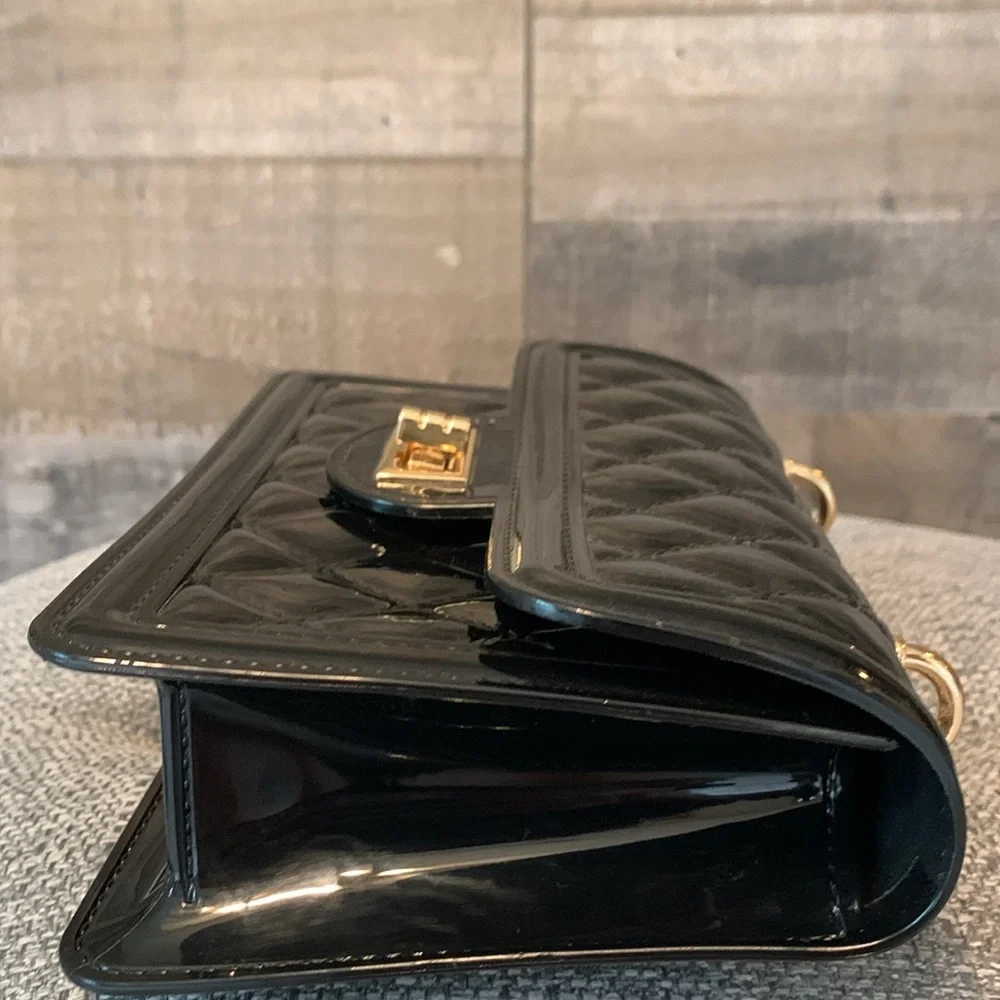 Black Quilted Crossbody with gold chain - Picture 11 of 16